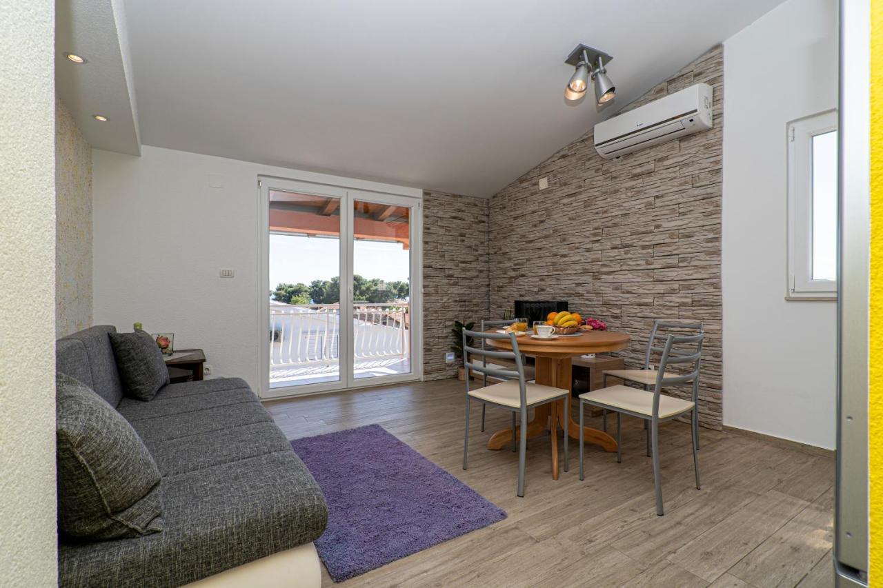 Seaview & Balcony Apartment Petra ヤドリヤ エクステリア 写真