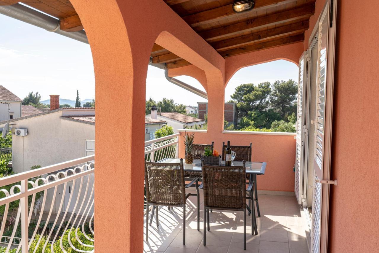 Seaview & Balcony Apartment Petra ヤドリヤ エクステリア 写真